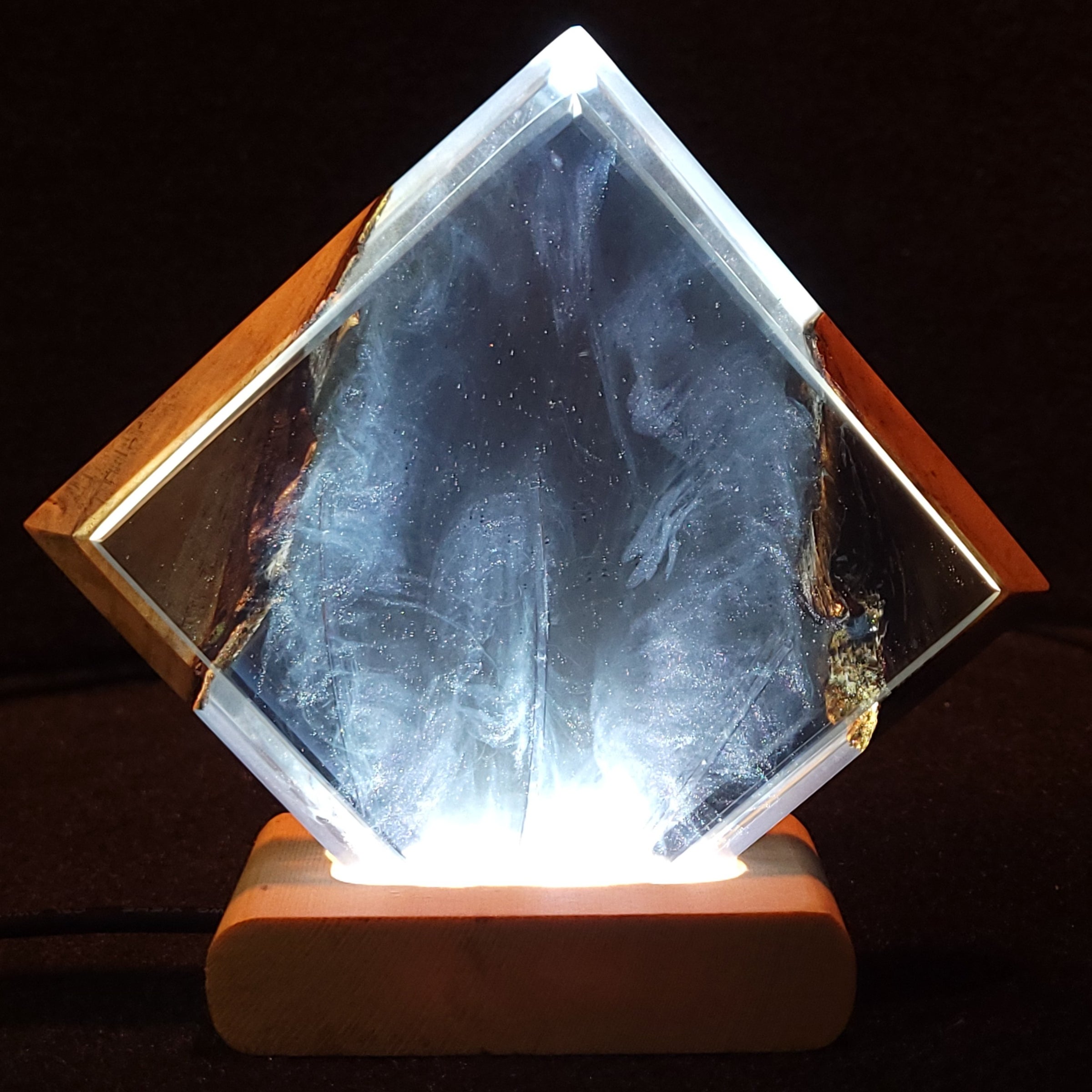 ウッドレジンランプ専門店 | 美しい手作りナイトランプをオンラインで